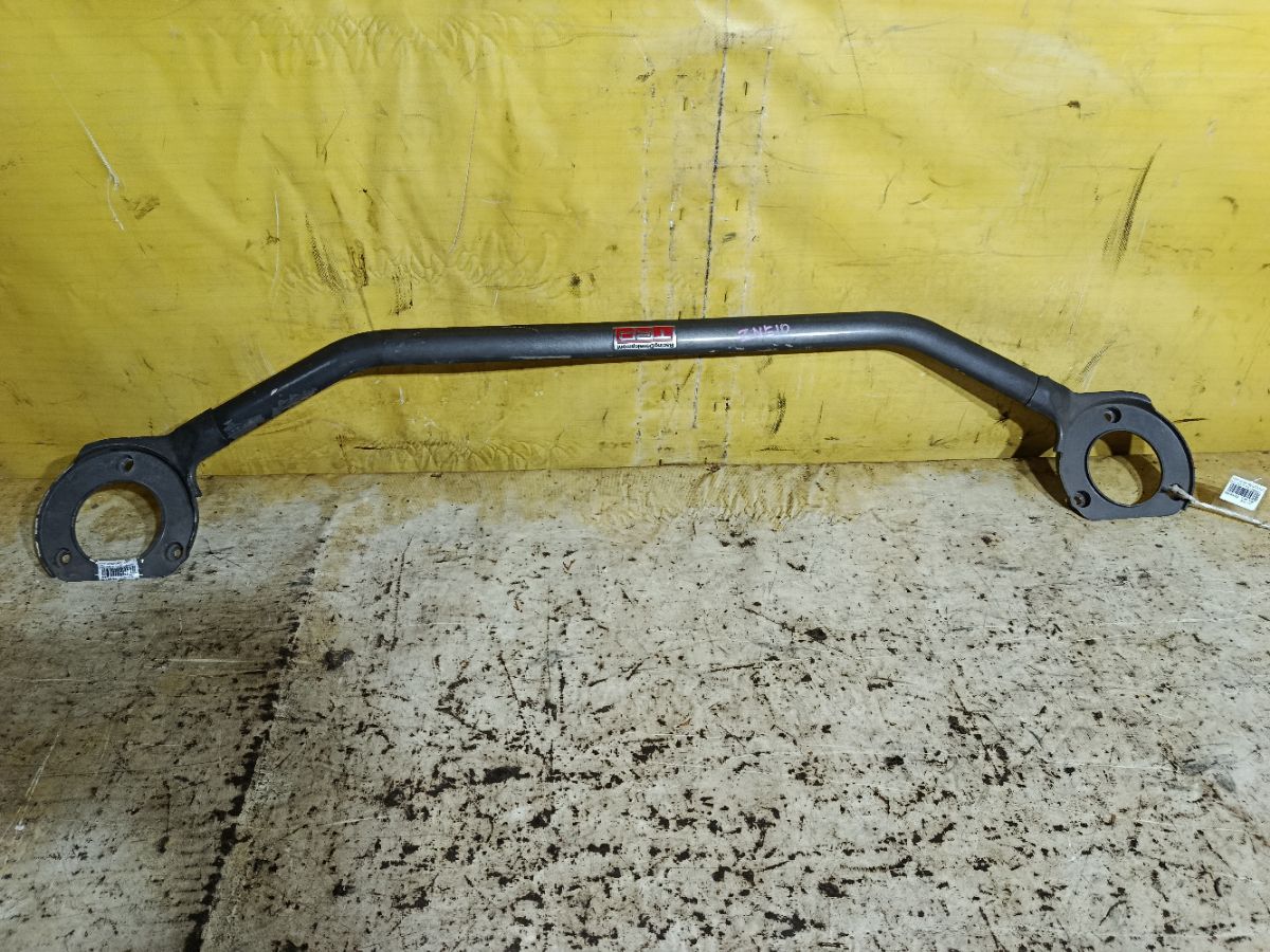 Жесткость на стойки на Toyota Wish ZNE10G Фото 1