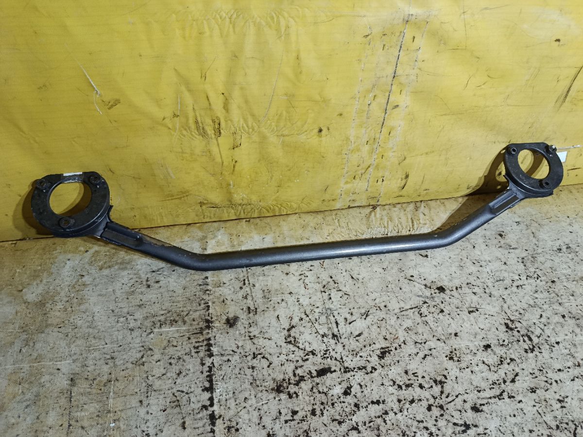 Жесткость на стойки на Toyota Wish ZNE10G Фото 5