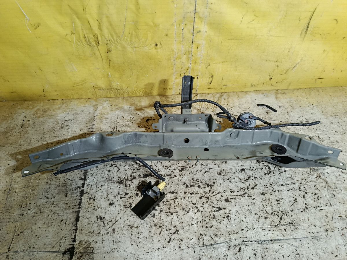 Планка телевизора на Nissan Note E11 HR15DE Фото 2