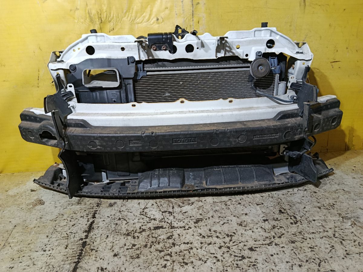 Телевизор на Toyota Vitz NSP130 1NR-FE Фото 1