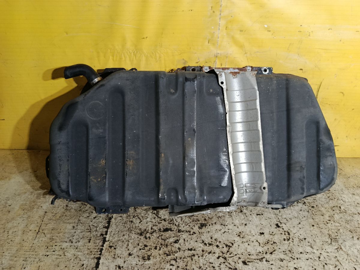 Бак топливный на Toyota Noah ZRR70G 3ZR-FAE Фото 2