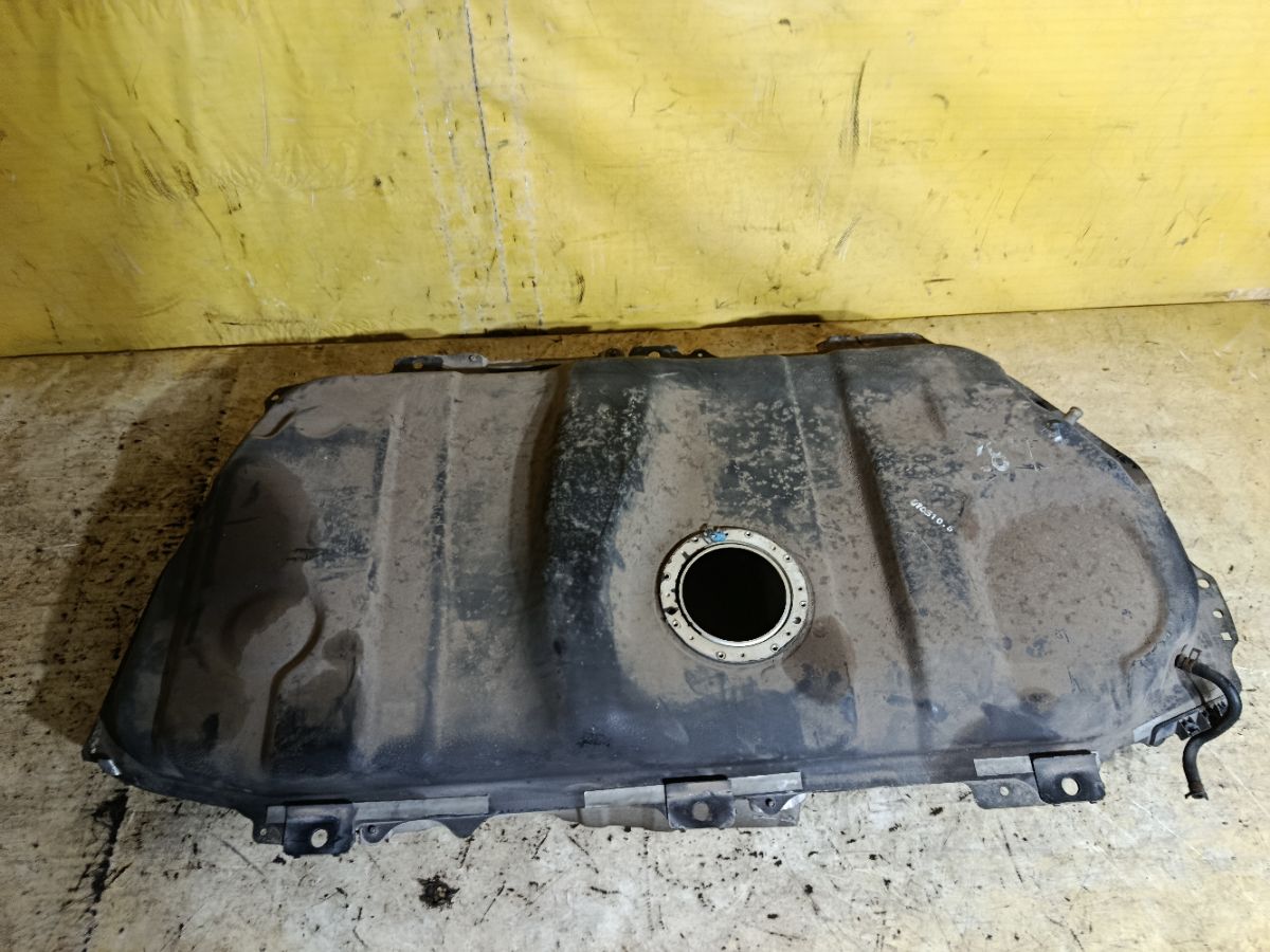 Бак топливный 77001-28532, 77001-44030, 77001-44031, 77001-44032 на Toyota Noah AZR60G 1AZ-FSE Фото 1