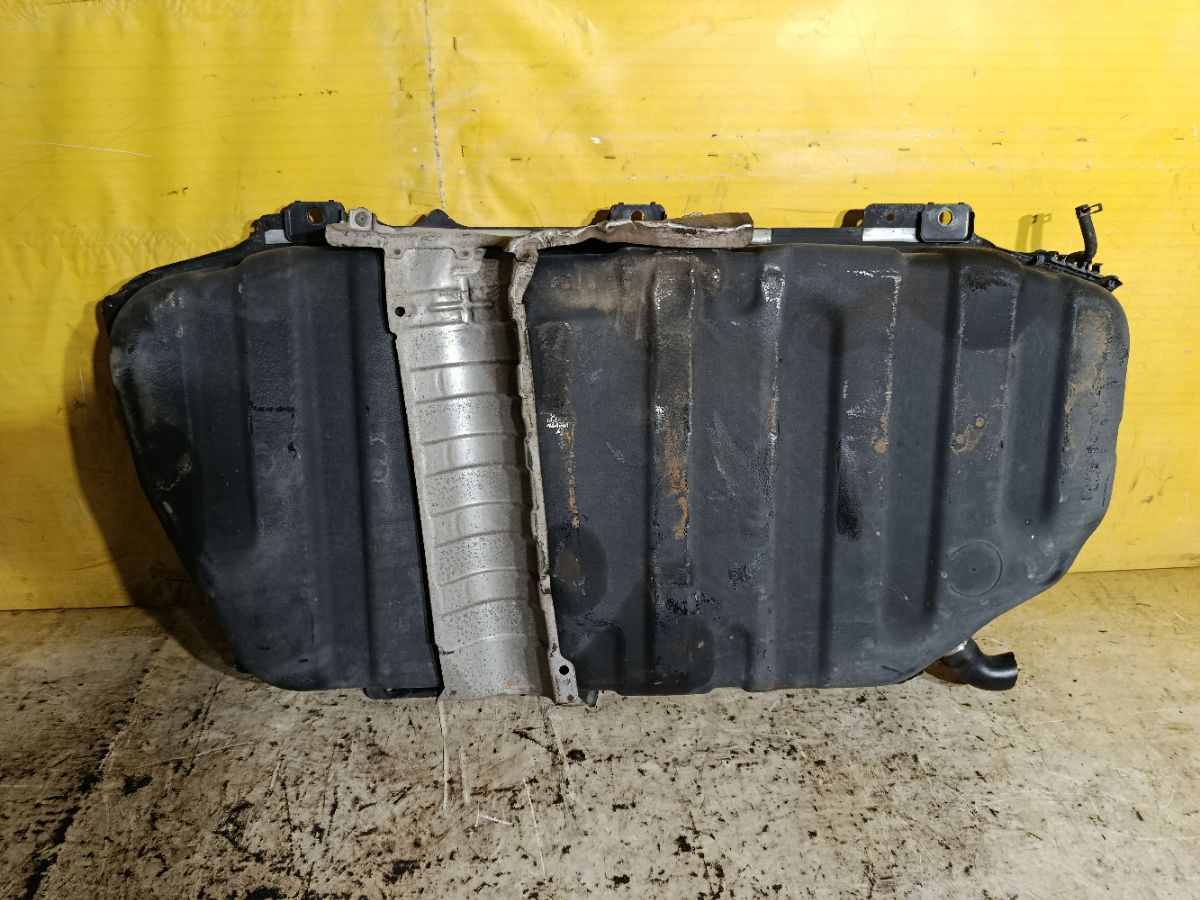 Бак топливный 77001-28532, 77001-44030, 77001-44031, 77001-44032 на Toyota Noah AZR60G 1AZ-FSE Фото 2