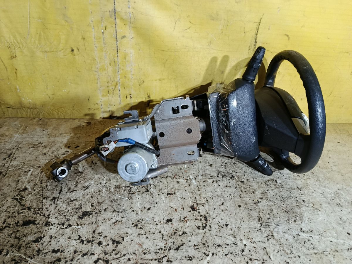 Рулевая колонка на Nissan Note E11 Фото 1