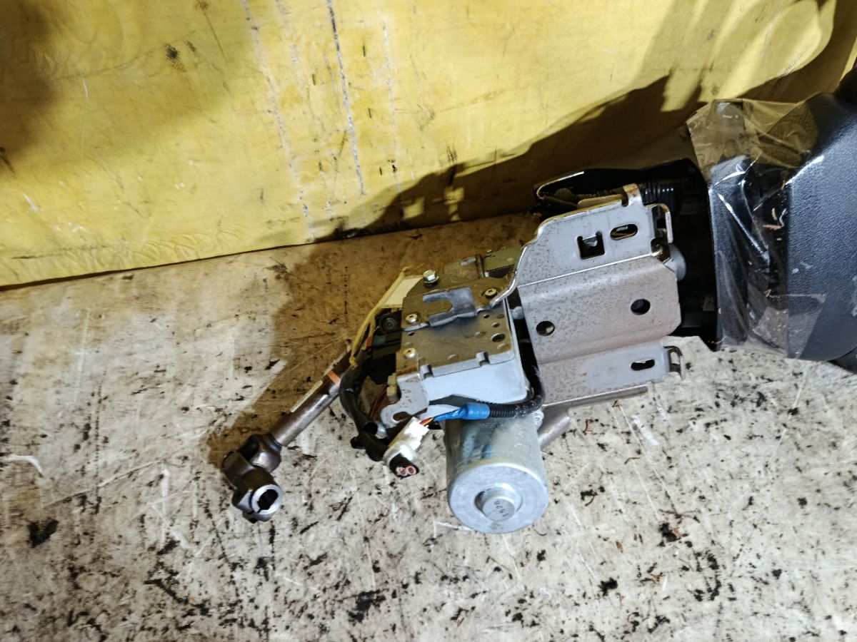 Рулевая колонка на Nissan Note E11 Фото 2