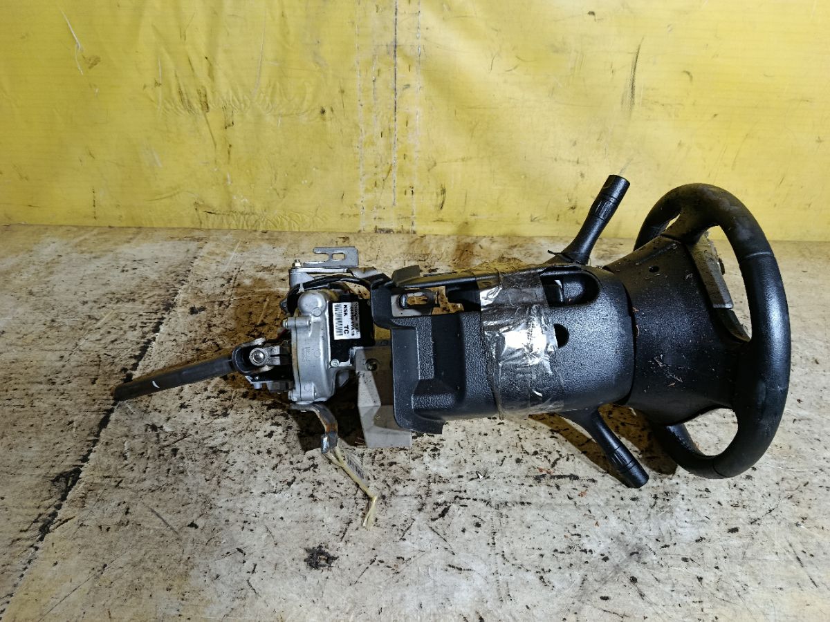 Рулевая колонка на Nissan Serena C26 Фото 1