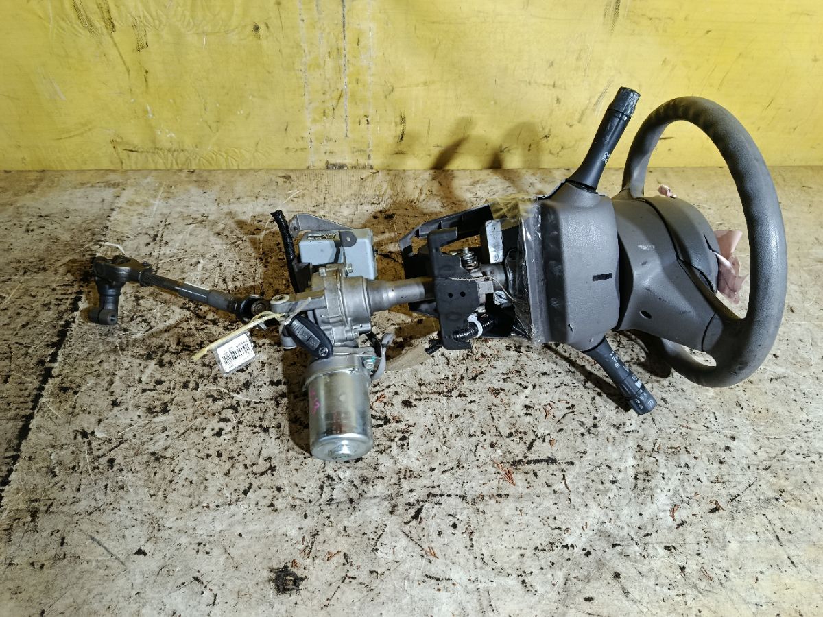 Рулевая колонка на Nissan March K13 Фото 1