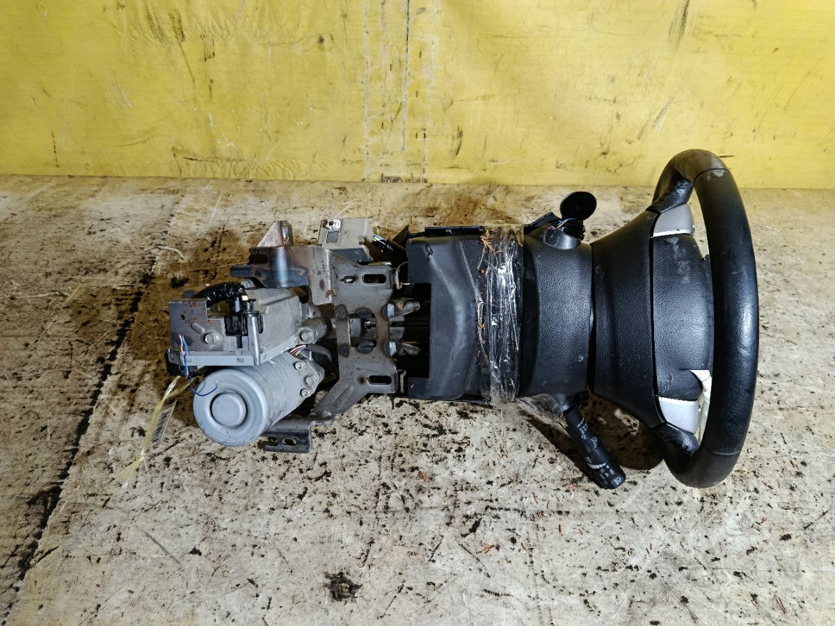 Рулевая колонка на Nissan Serena C26 Фото 1