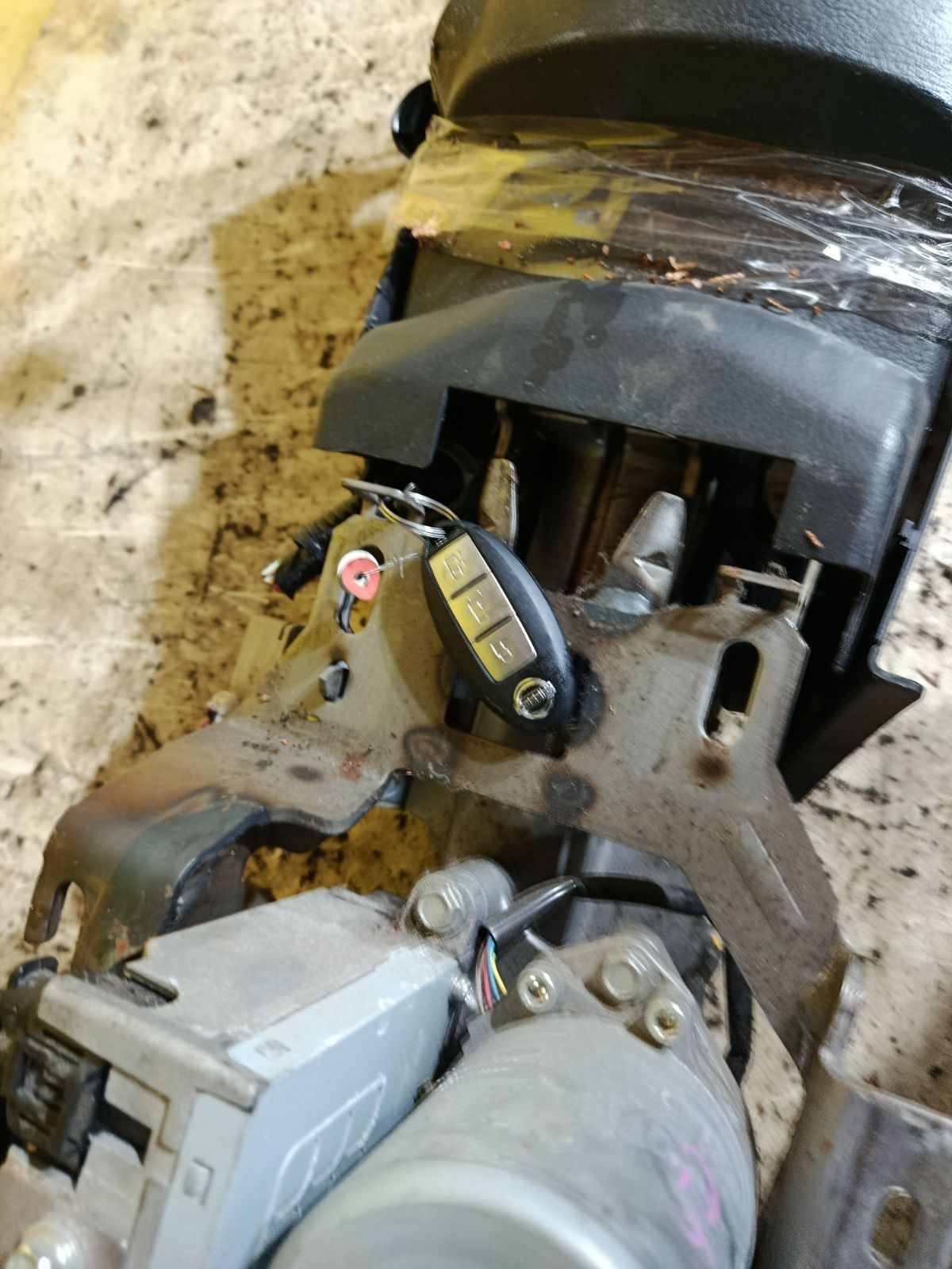 Рулевая колонка на Nissan Serena C26 Фото 4