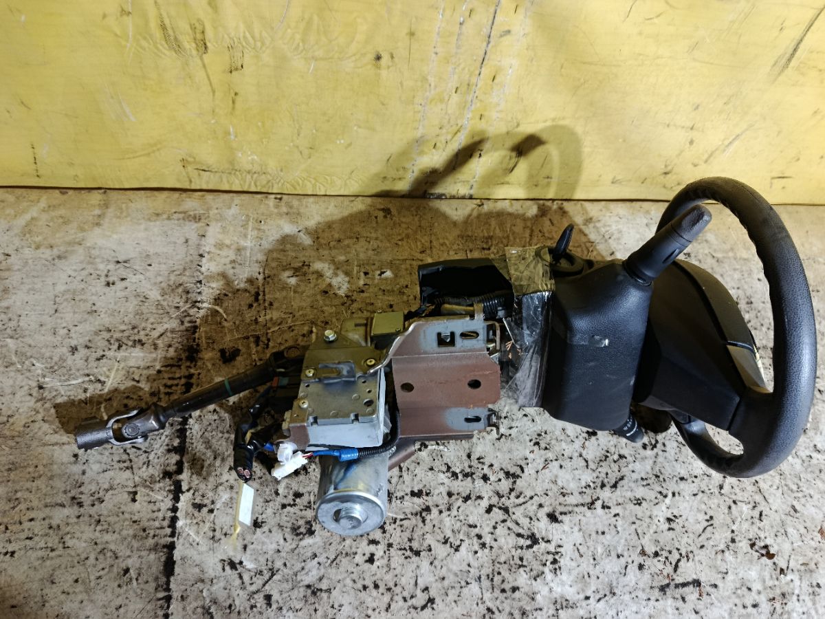 Рулевая колонка на Nissan Tiida Latio SC11 Фото 1