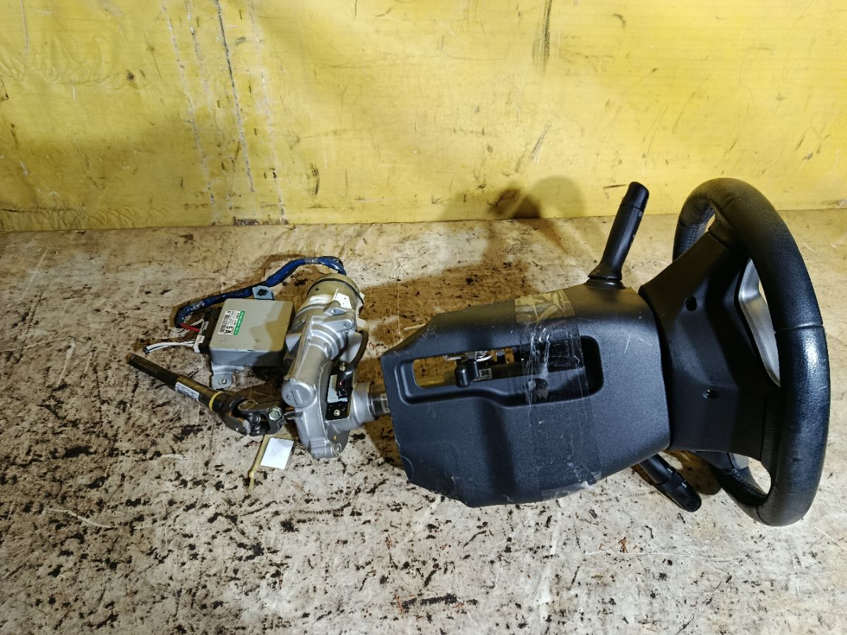 Рулевая колонка на Toyota Ractis NCP120 Фото 1