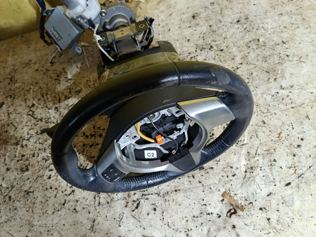 Рулевая колонка на Toyota Ractis NCP120 Фото 5