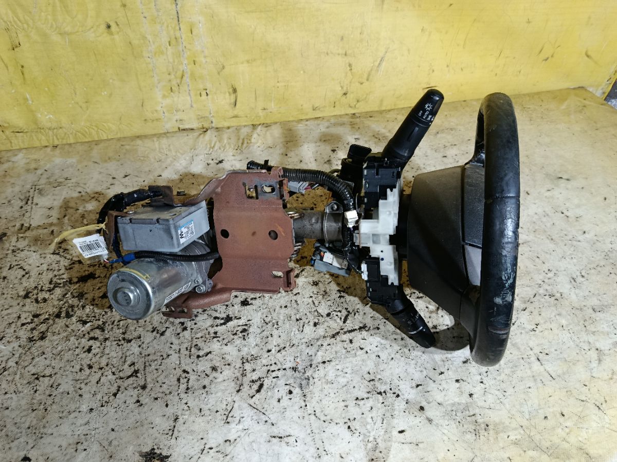 Рулевая колонка на Nissan Tiida Latio SC11 Фото 1