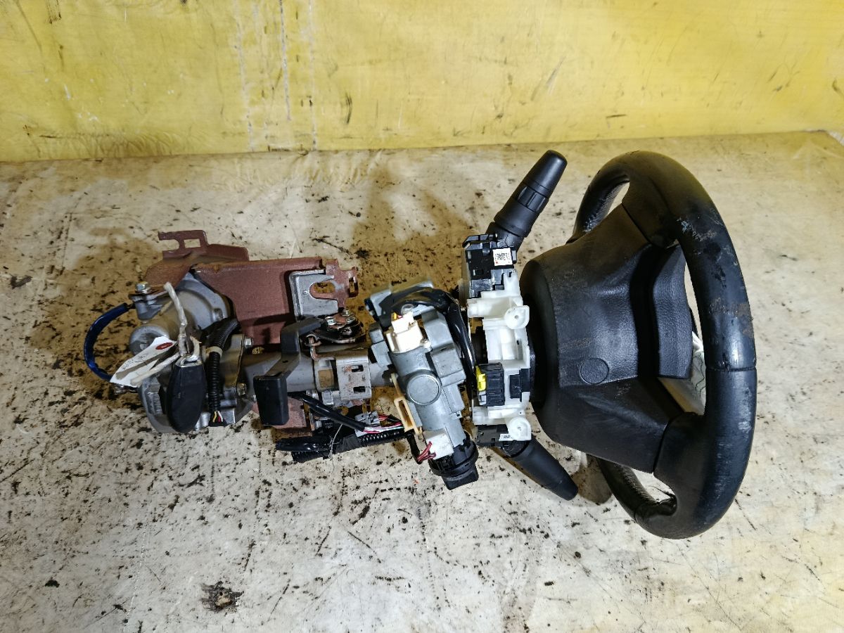 Рулевая колонка на Nissan Tiida Latio SC11 Фото 2