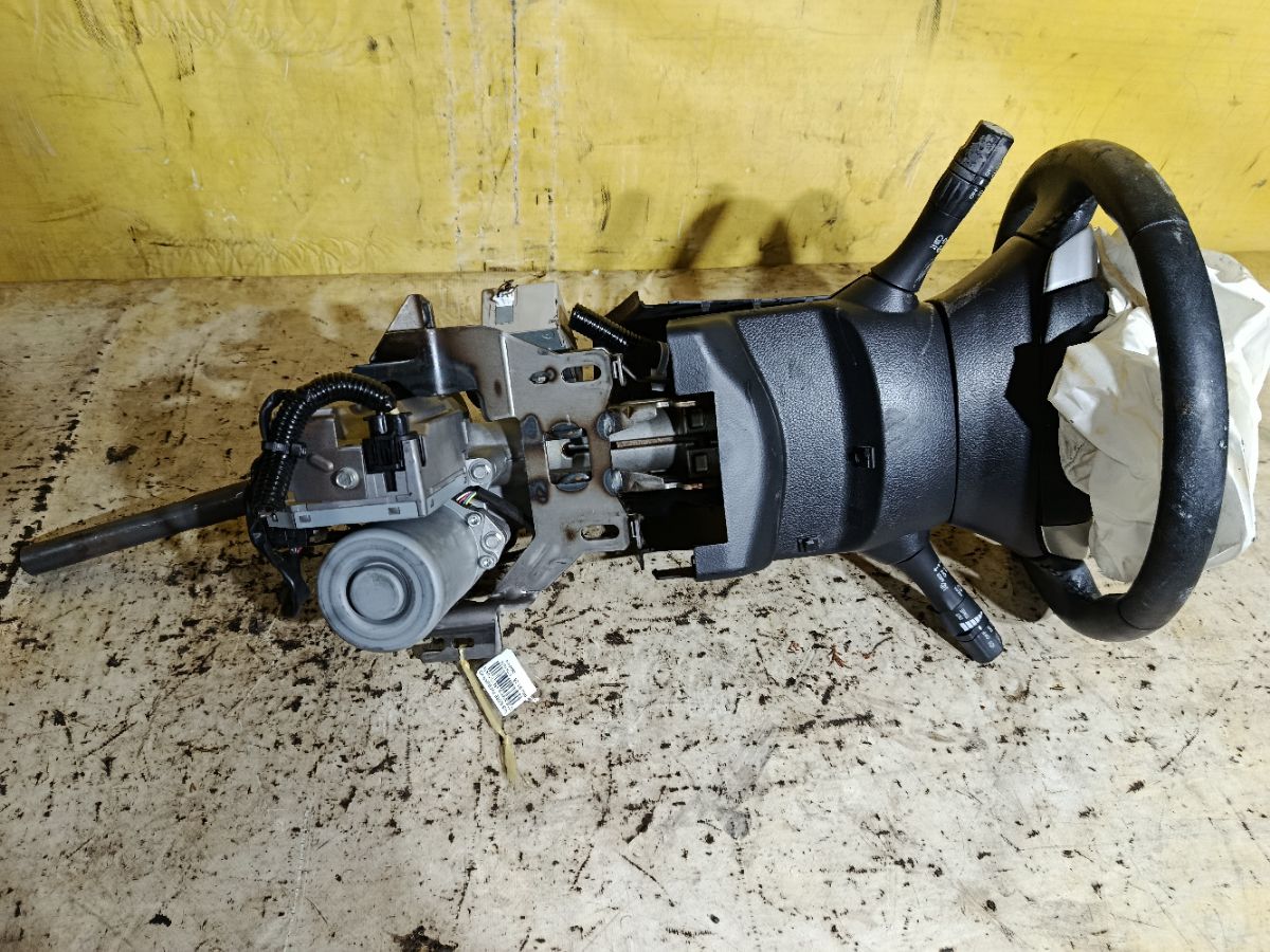 Рулевая колонка на Nissan Serena C26 Фото 1