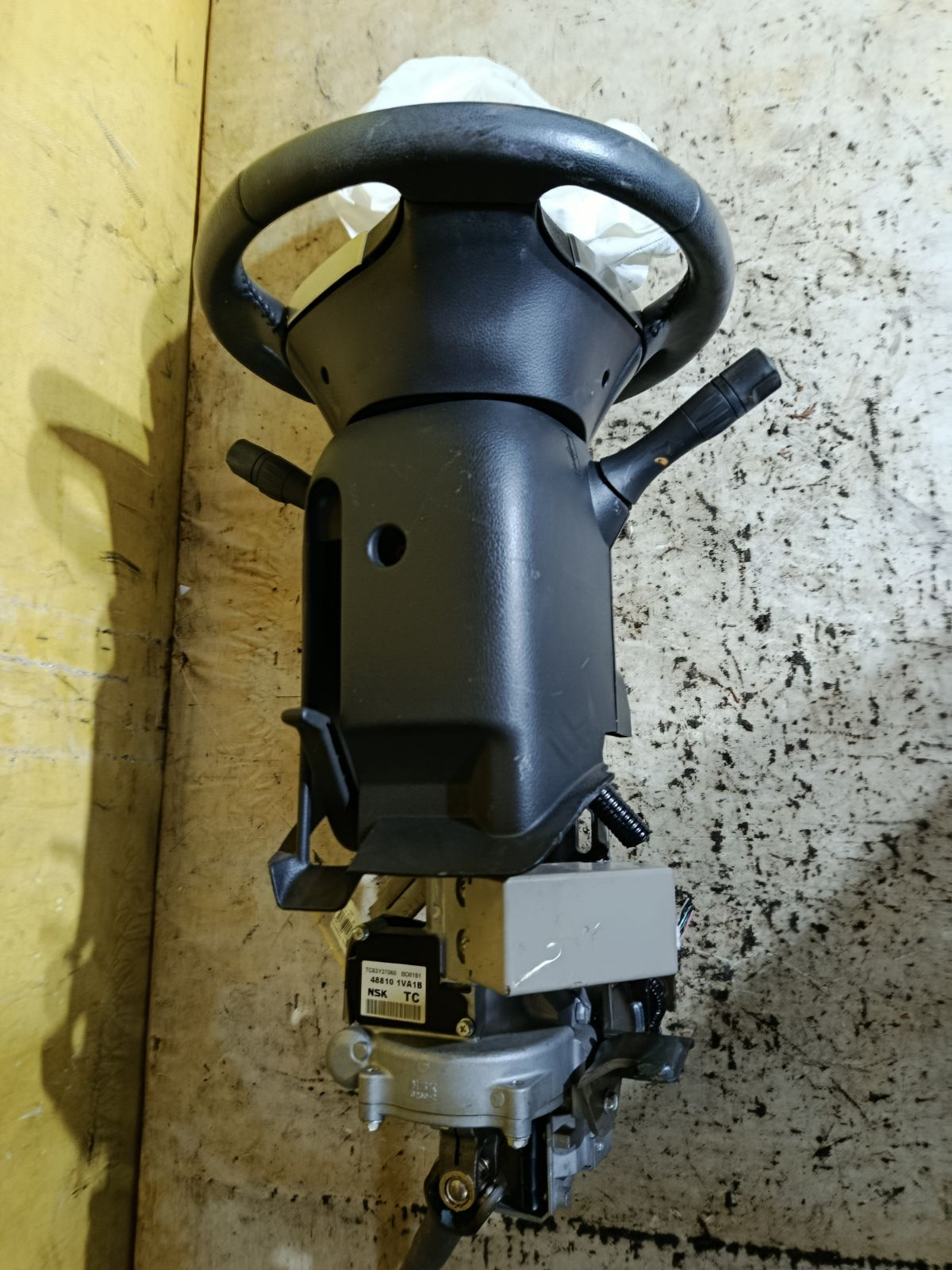 Рулевая колонка на Nissan Serena C26 Фото 4