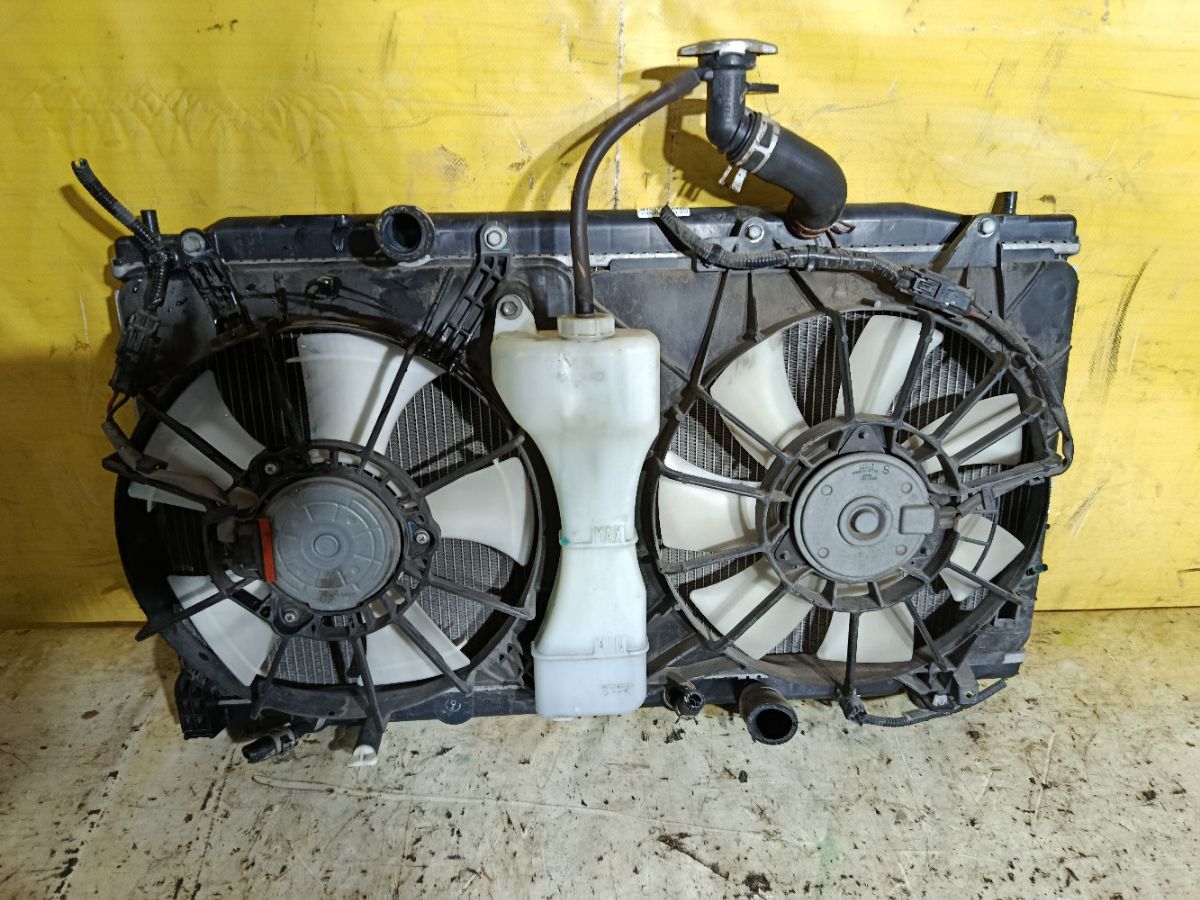 Радиатор ДВС на Honda Freed Hybrid GP3 LEA Фото 3