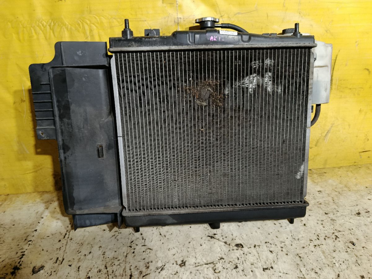 Радиатор ДВС на Nissan March AK12 CR12DE Фото 1