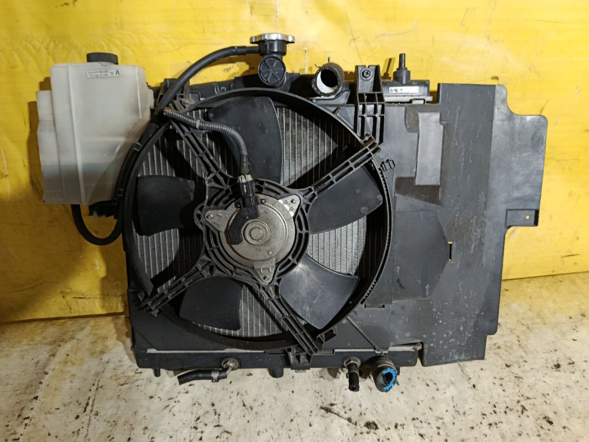 Радиатор ДВС на Nissan March AK12 CR12DE Фото 3