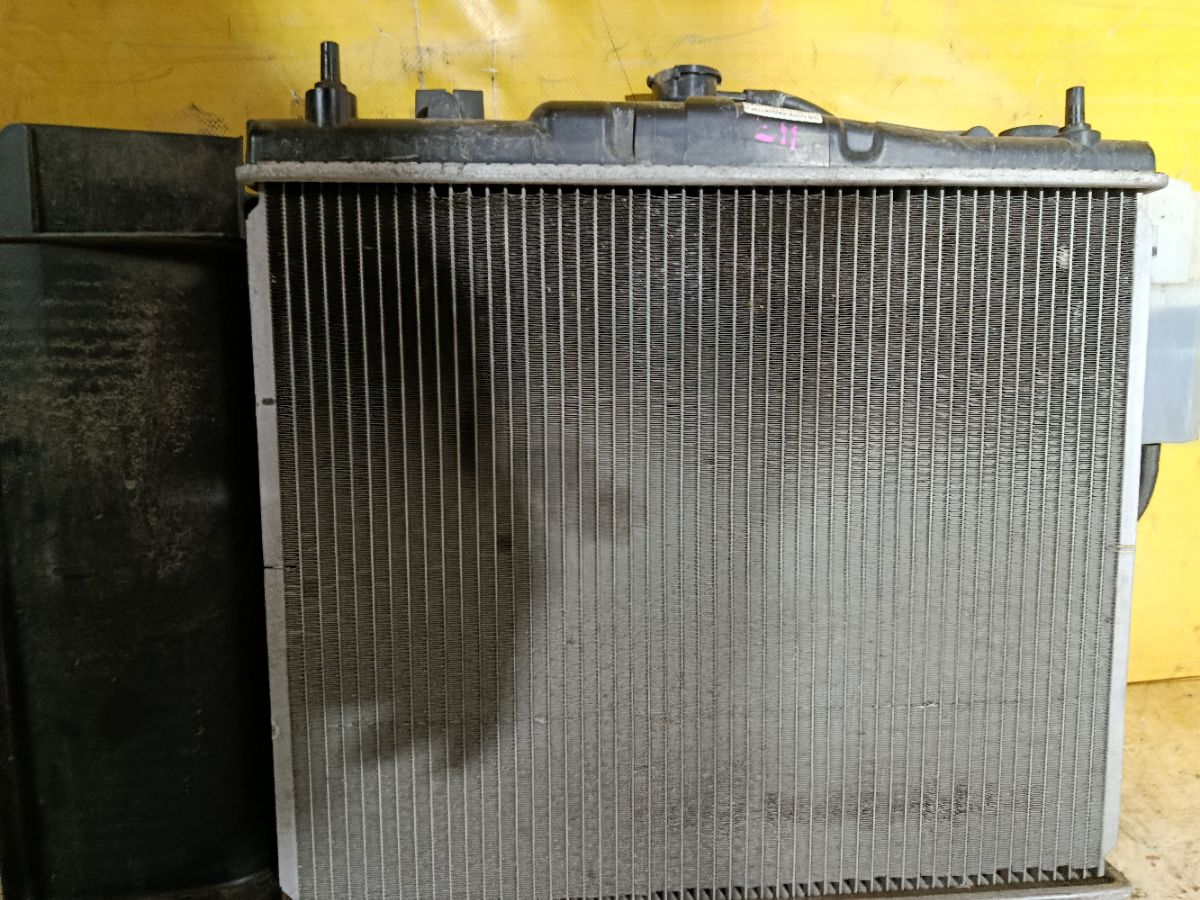 Радиатор ДВС на Nissan Note E11 HR15DE Фото 2