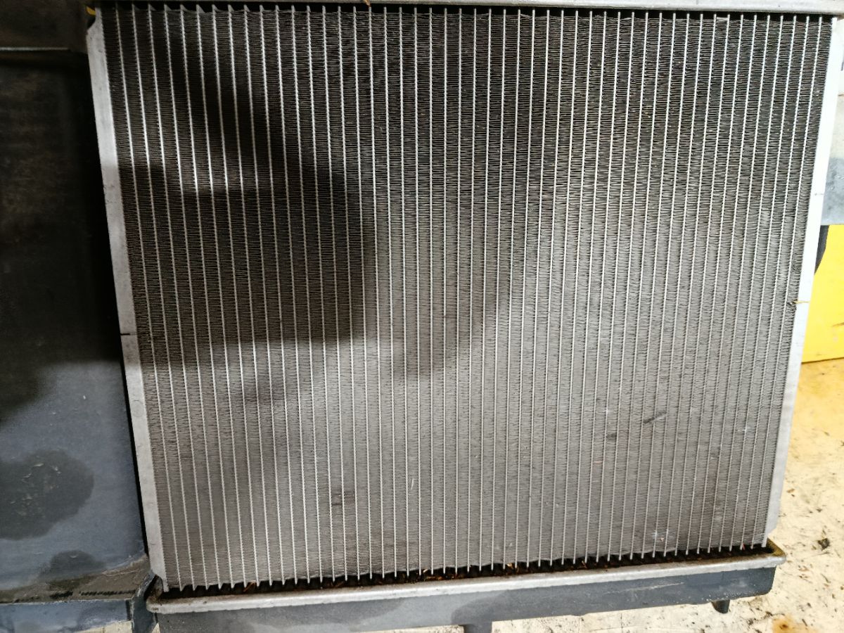Радиатор ДВС на Nissan Note E11 HR15DE Фото 2