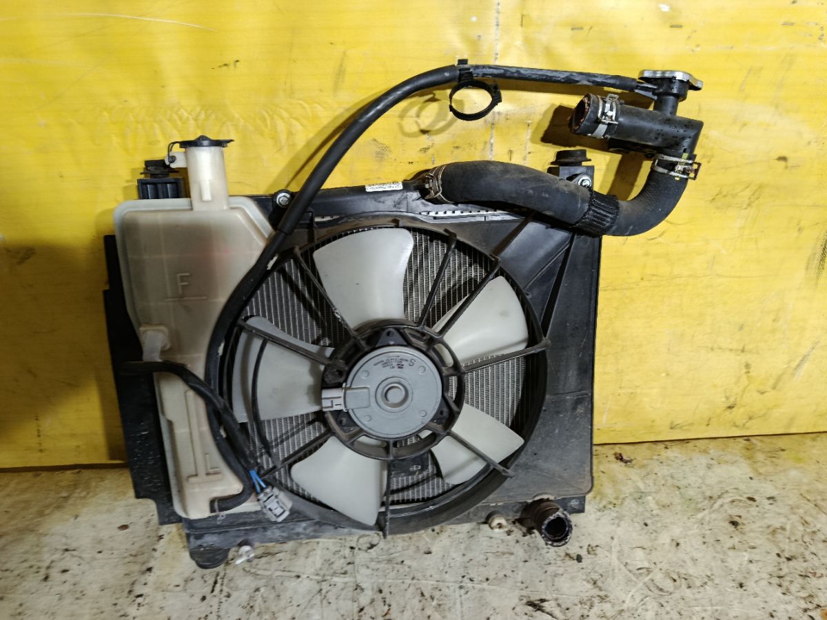 Радиатор ДВС на Toyota Sienta NCP81G 1NZ-FE Фото 3