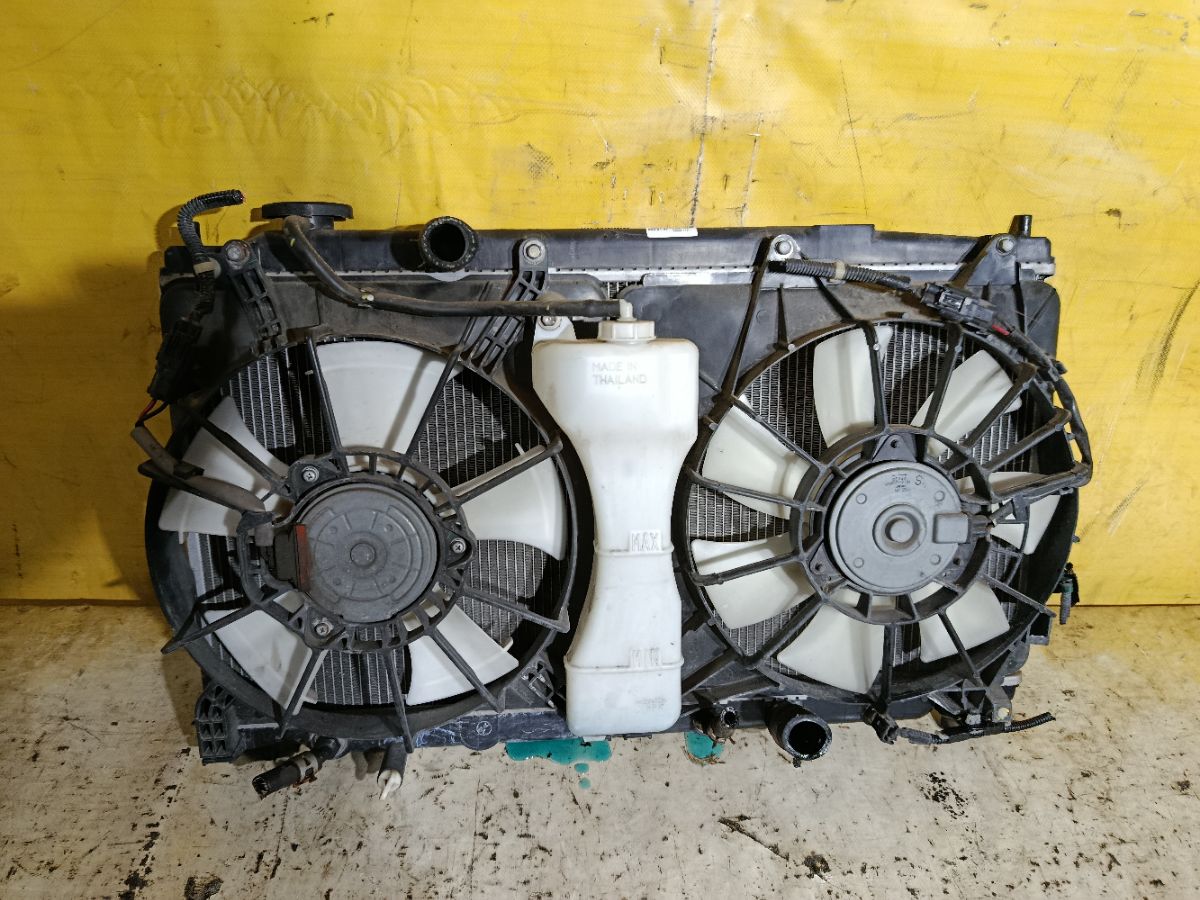 Радиатор ДВС на Honda Fit Hybrid GP1 LDA Фото 2