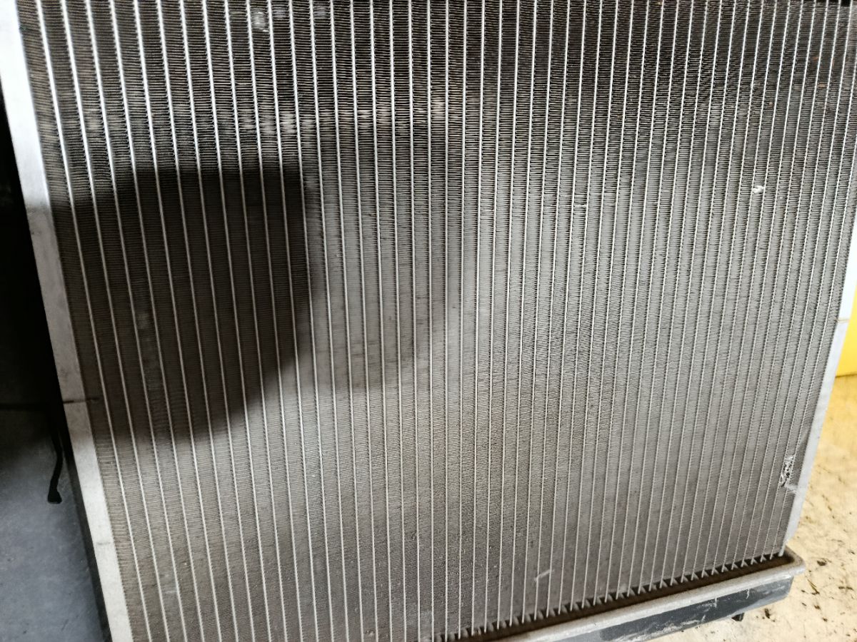 Радиатор ДВС на Nissan Note E11 HR15DE Фото 2