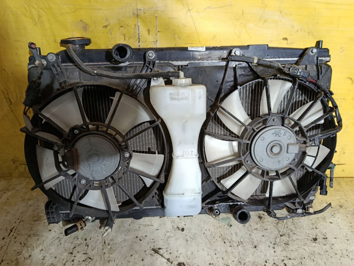 Радиатор ДВС на Honda Fit Hybrid GP1 LDA Фото 3