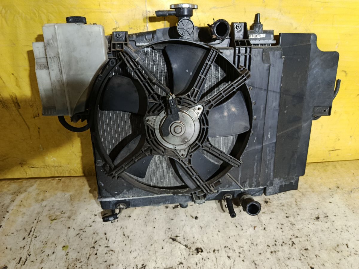 Радиатор ДВС на Nissan Note E11 HR15DE Фото 3