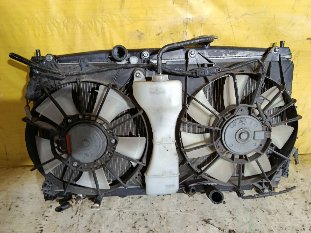 Радиатор ДВС на Honda Insight ZE2 LDA Фото 3