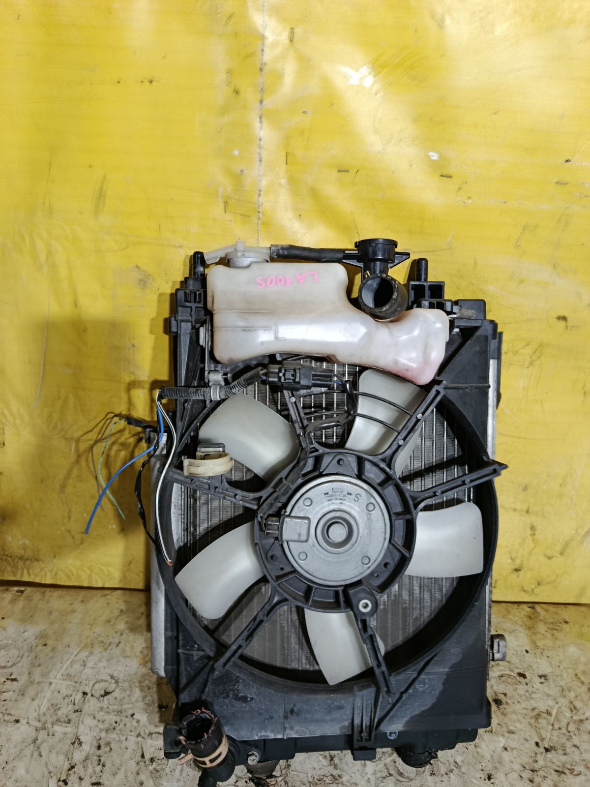 Радиатор ДВС на Daihatsu Move LA100S KF-VE Фото 3