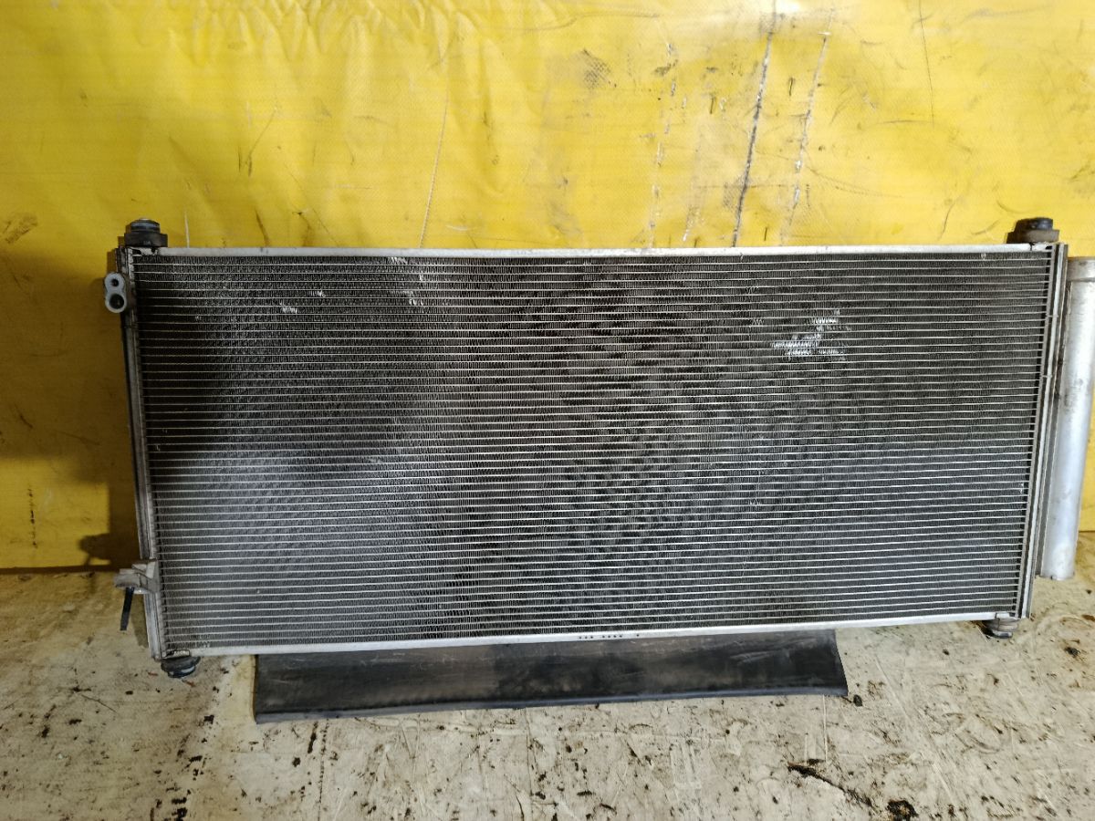 Радиатор кондиционера на Honda Fit GE6 L13A Фото 3