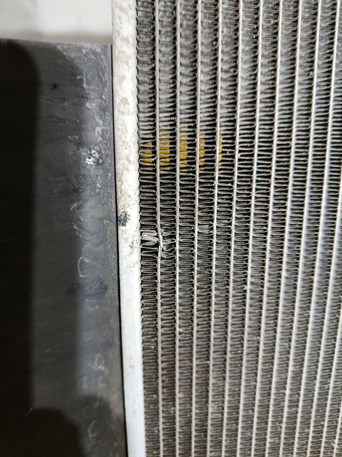 Радиатор кондиционера на Honda Fit Hybrid GP1 LDA Фото 4