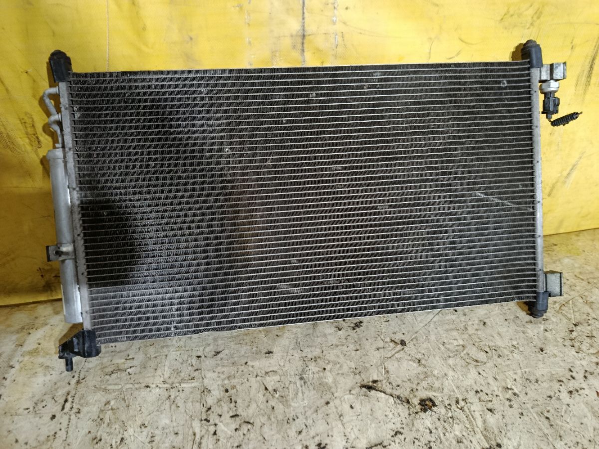 Радиатор кондиционера 92110 1U600, 92110 ED000, FX-267-3170, TD-267-3170 на Nissan Tiida C11 HR15DE Фото 1