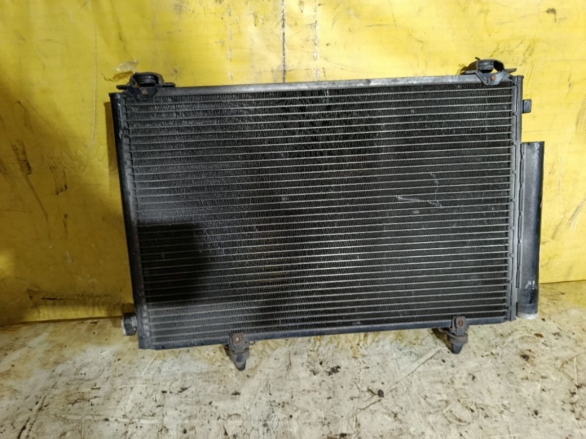 Радиатор кондиционера на Toyota Funcargo NCP20 2NZ-FE Фото 1