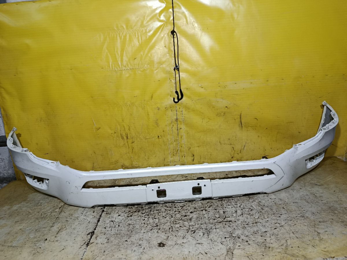 Бампер 76851-60020 на Toyota Land Cruiser 300 VJA300W Фото 1