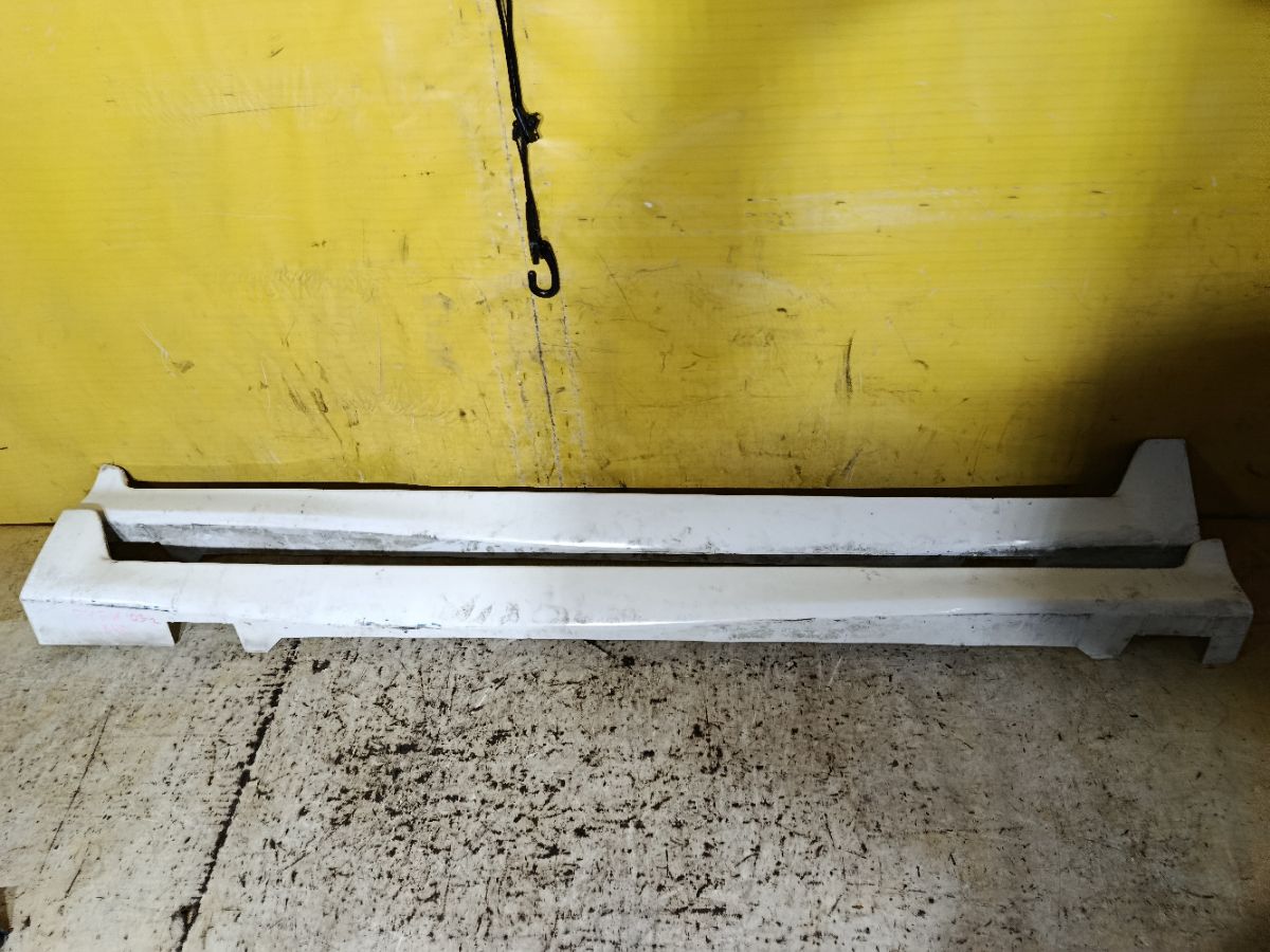 Порог кузова пластиковый ( обвес ) на Mazda Demio DY3W Фото 1