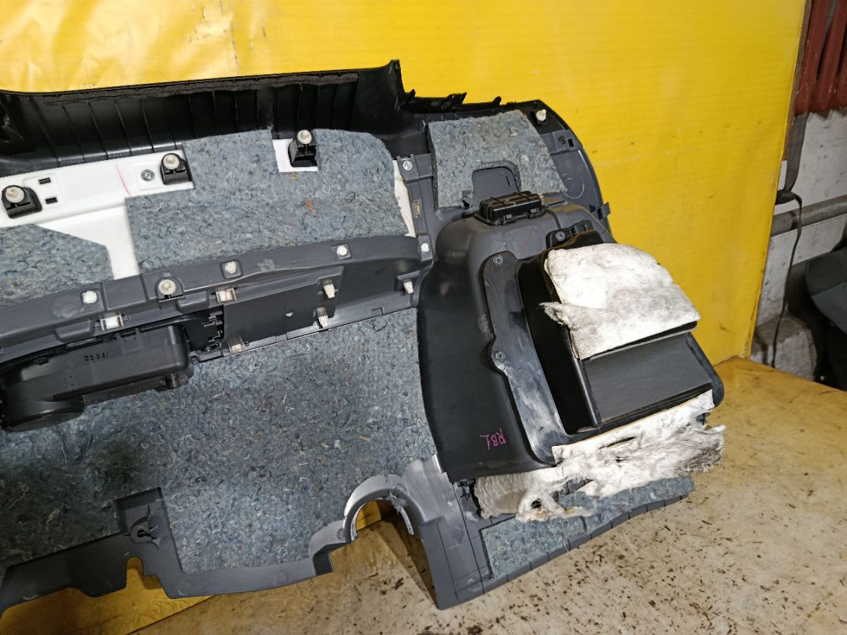 Обшивка багажника 84661-SFE-0030 на Honda Odyssey RB1 Фото 8