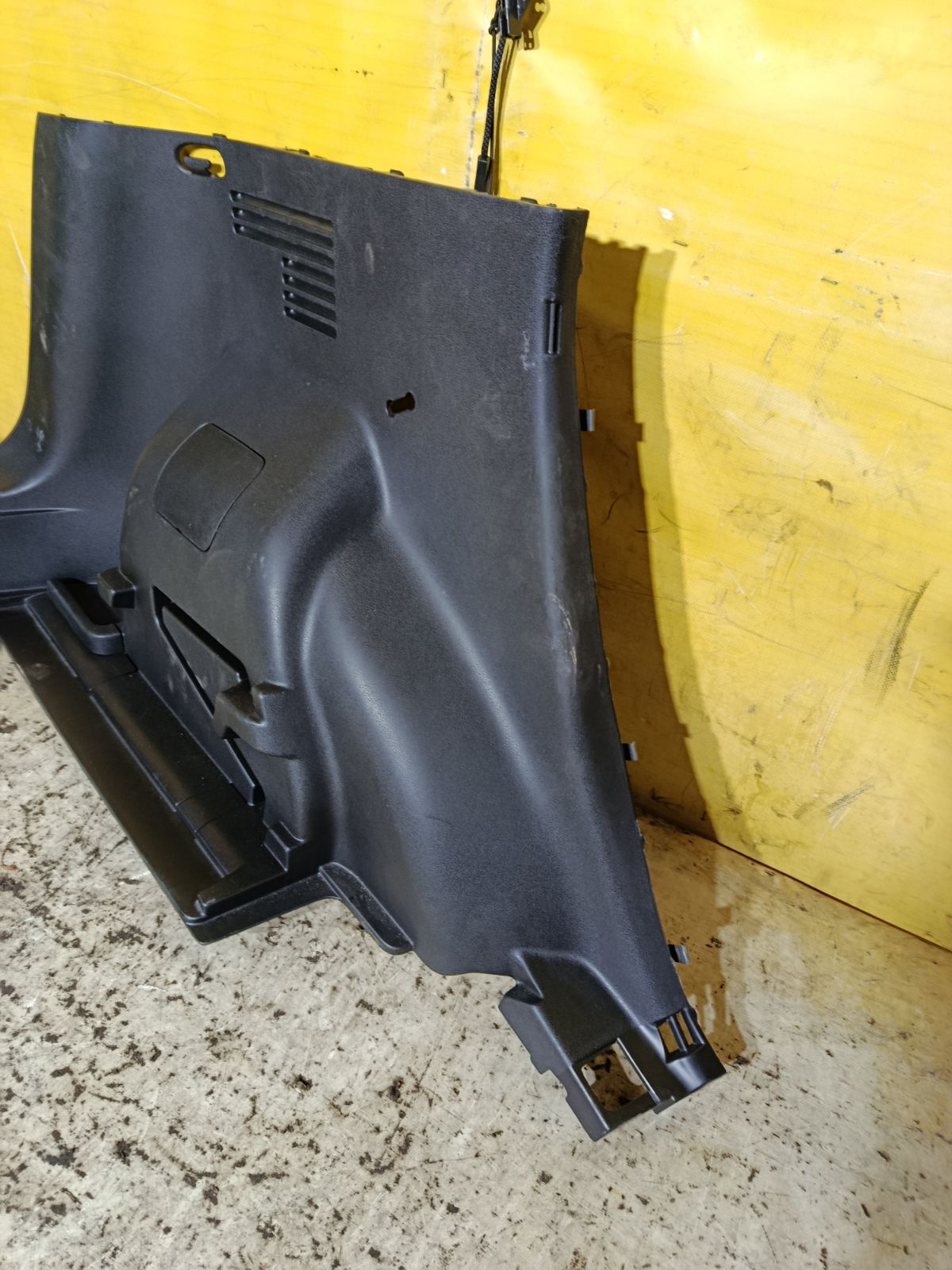 Обшивка багажника 84951-3VA0A на Nissan Note E12 Фото 2