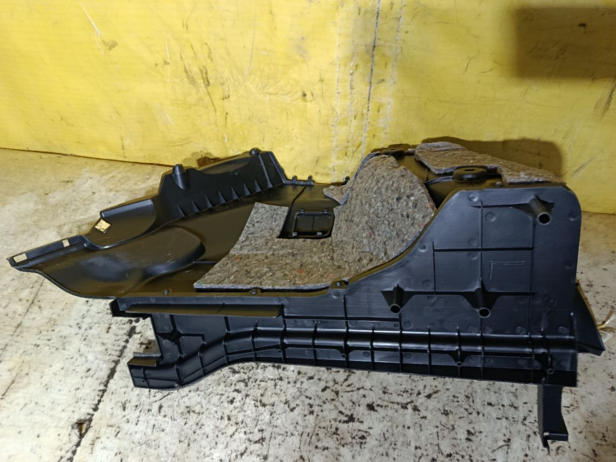 Обшивка багажника 84951-ED000 на Nissan Tiida C11 Фото 6