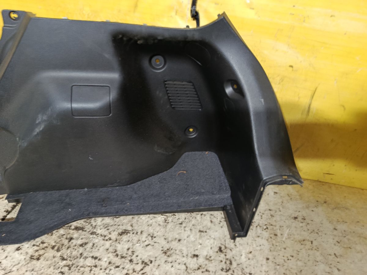 Обшивка багажника 84950-ED000 на Nissan Tiida C11 Фото 3