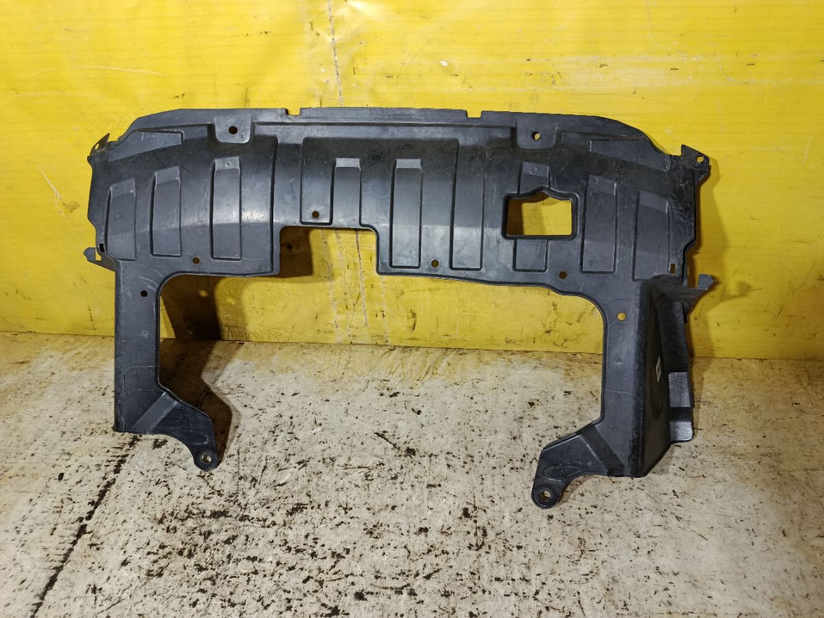 Защита двигателя 74111-SAA-000 на Honda Fit GD1 L13A Фото 2