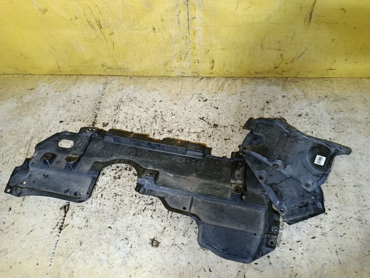 Защита двигателя 51441-12230, 51443-12080, 51444-28040 на Toyota Estima ACR50W 2AZ-FE Фото 2