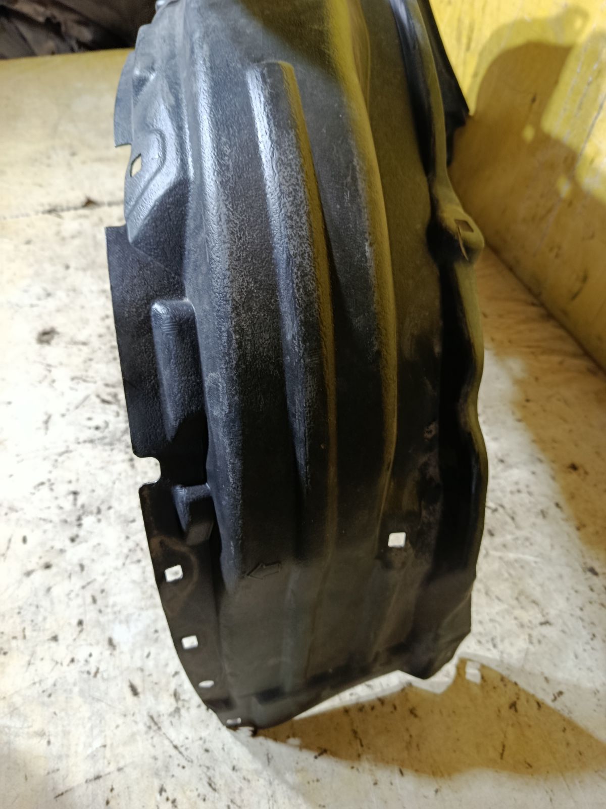 Подкрылок 53876-60190 на Toyota Land Cruiser Prado TRJ150W Фото 3