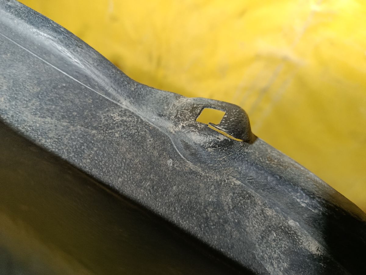 Подкрылок 53876-60190 на Toyota Land Cruiser Prado TRJ150W Фото 5