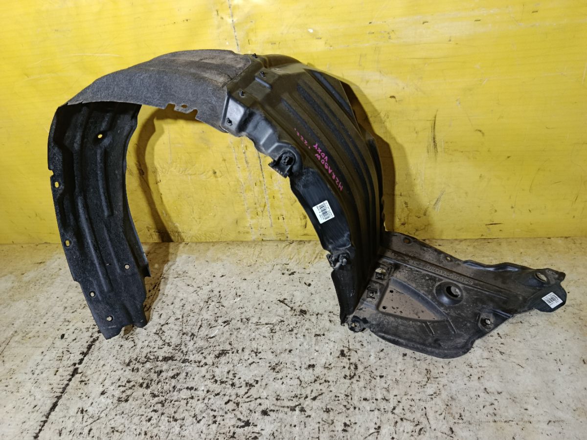 Подкрылок 53845-V1020 на Toyota Voxy MZRA90W Фото 1