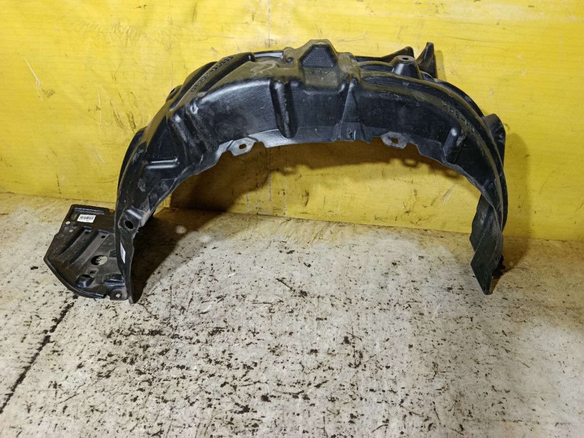 Подкрылок 53876-K0010 на Toyota Yaris MXPH10 Фото 3