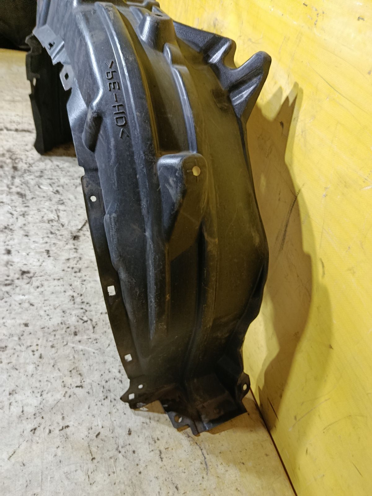 Подкрылок 53876-K0010 на Toyota Yaris MXPH10 Фото 4