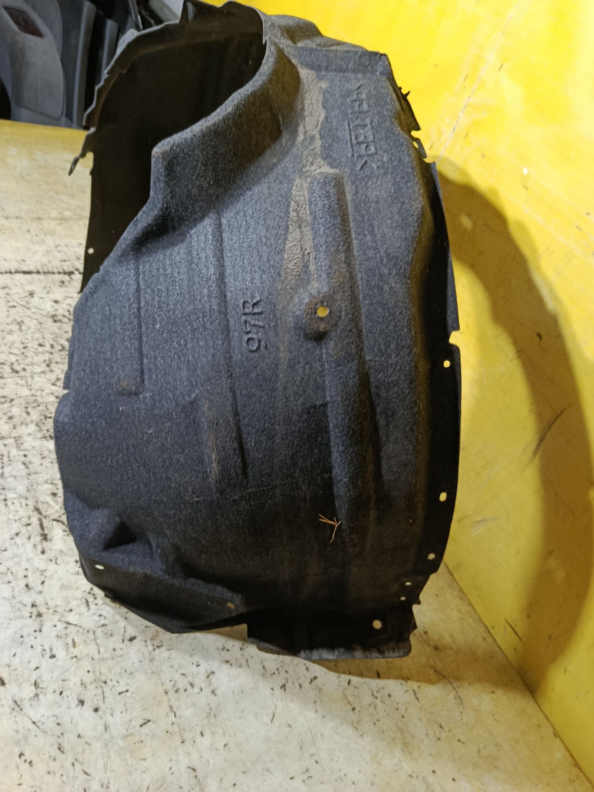 Подкрылок 53805-V2030 на Toyota Alphard AAHH40W Фото 3